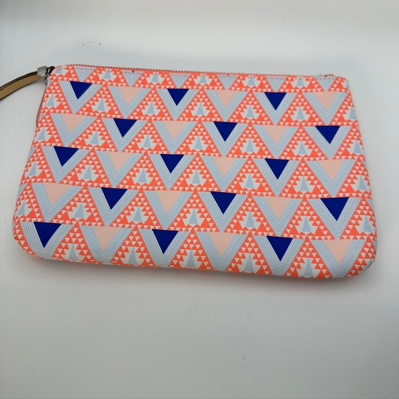 Stella & Dot Handbags - Stella & Dot Geometric Triangle‎ Clutch Bag Handbag Zip Pouch Travel